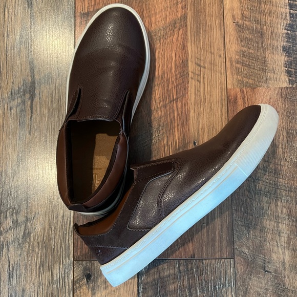 FRYE Mark Gore Leather Slip On Shoes - Picture 9 of 9